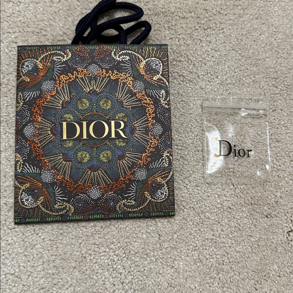 Dior Gold Logo Ring for Women - Picture 6 of 7